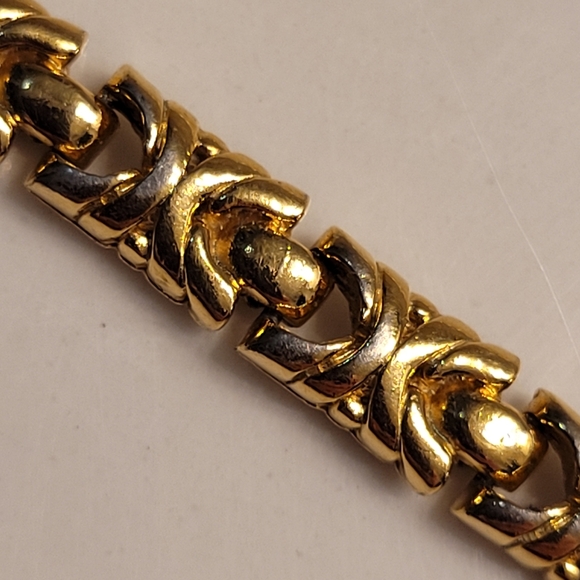 NAPIER Vintage Gold-tone Linked Bracelet w/ Clasp Closure - Picture 3 of 11